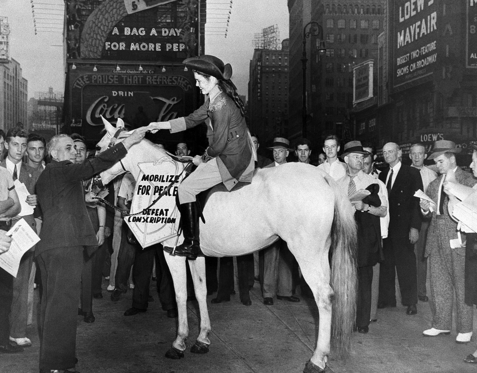 1940: Miss Pauline Revere